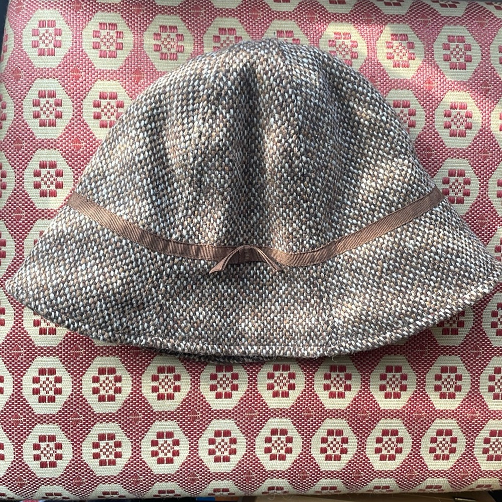 Vintage brown and cream knit hat